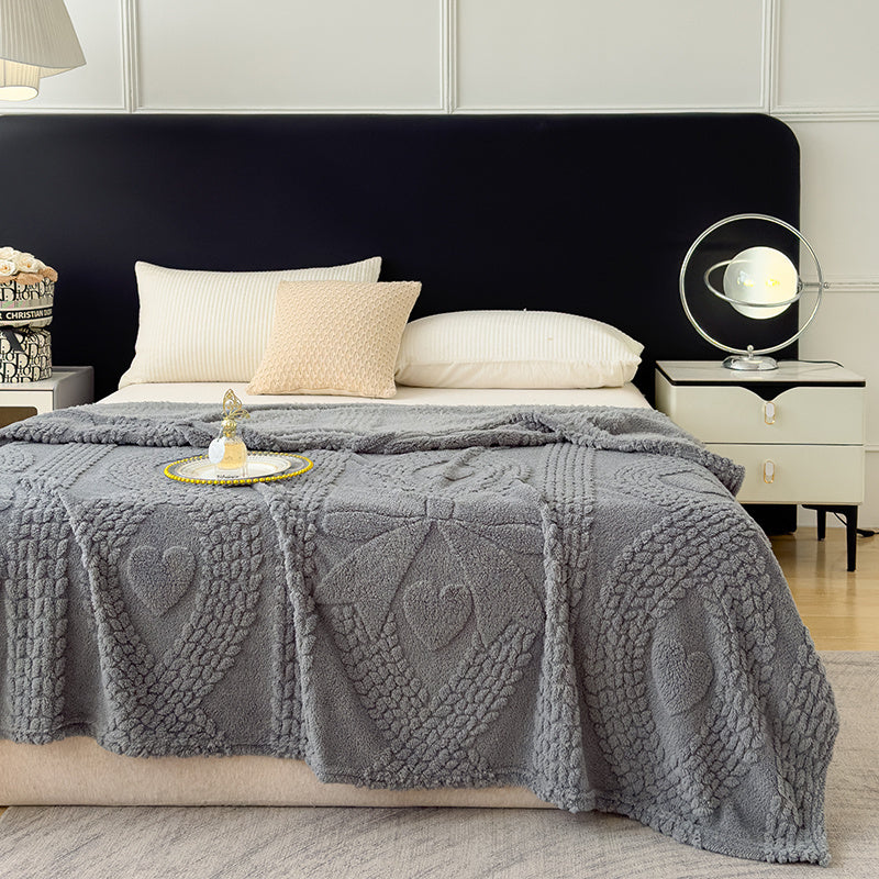 Kuscheldecke mit Herzmuster – Ansicht 7