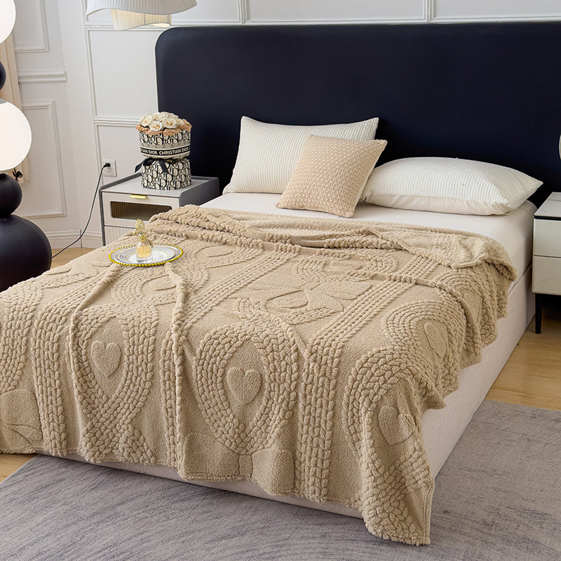 Kuscheldecke mit Herzmuster